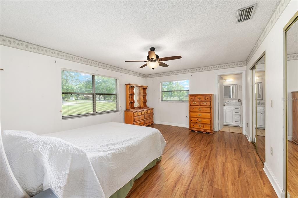 For Sale: $300,000 (3 beds, 2 baths, 1248 Square Feet)