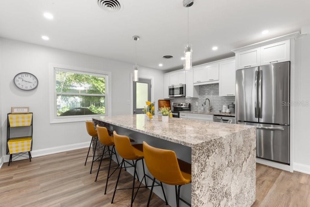 For Rent: $4,500 (3 beds, 2 baths, 1284 Square Feet)