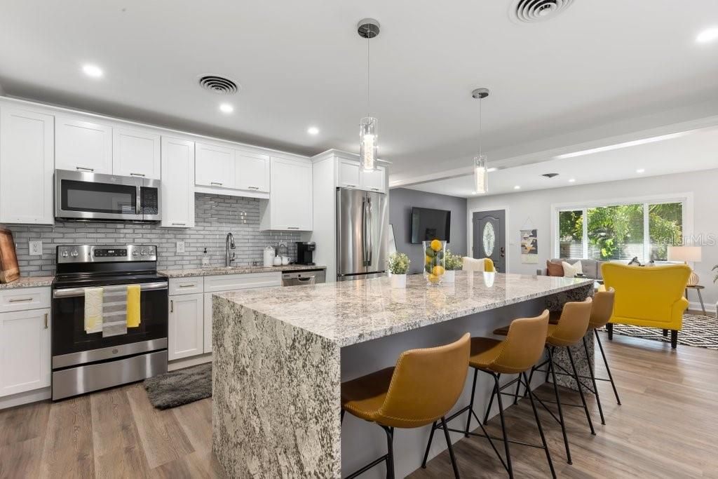 For Rent: $4,500 (3 beds, 2 baths, 1284 Square Feet)