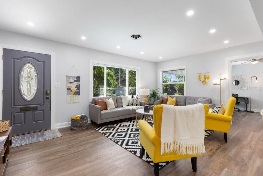 For Rent: $4,500 (3 beds, 2 baths, 1284 Square Feet)