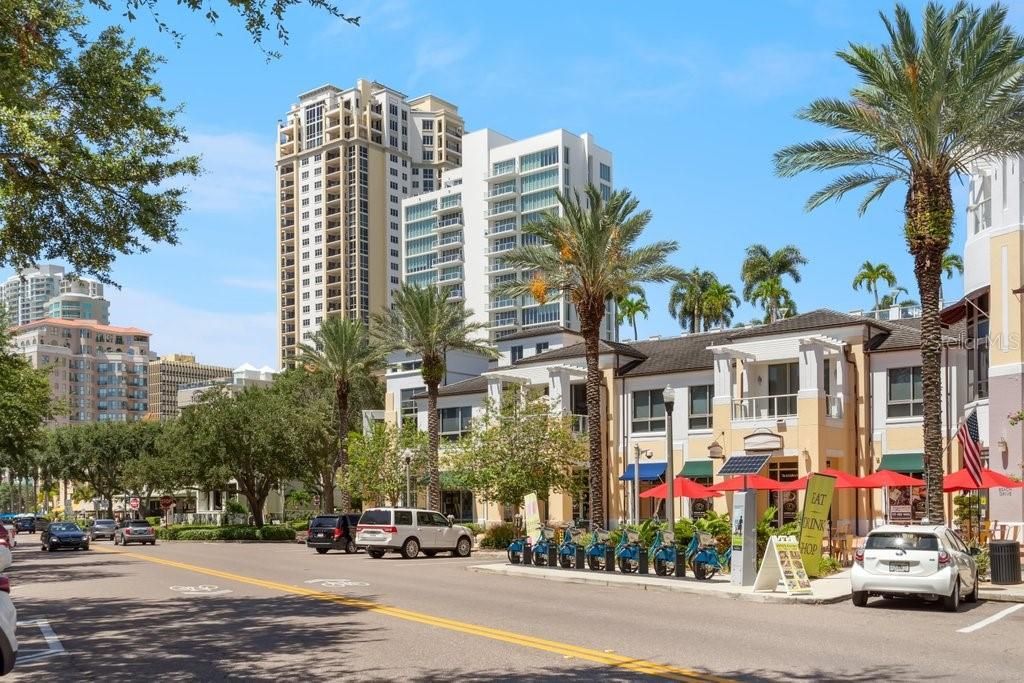 For Rent: $4,500 (3 beds, 2 baths, 1284 Square Feet)