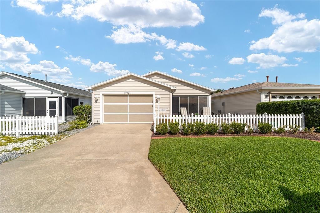 For Sale: $259,000 (2 beds, 2 baths, 1160 Square Feet)