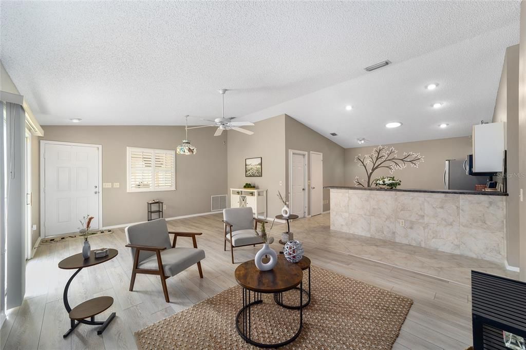 For Sale: $259,000 (2 beds, 2 baths, 1160 Square Feet)
