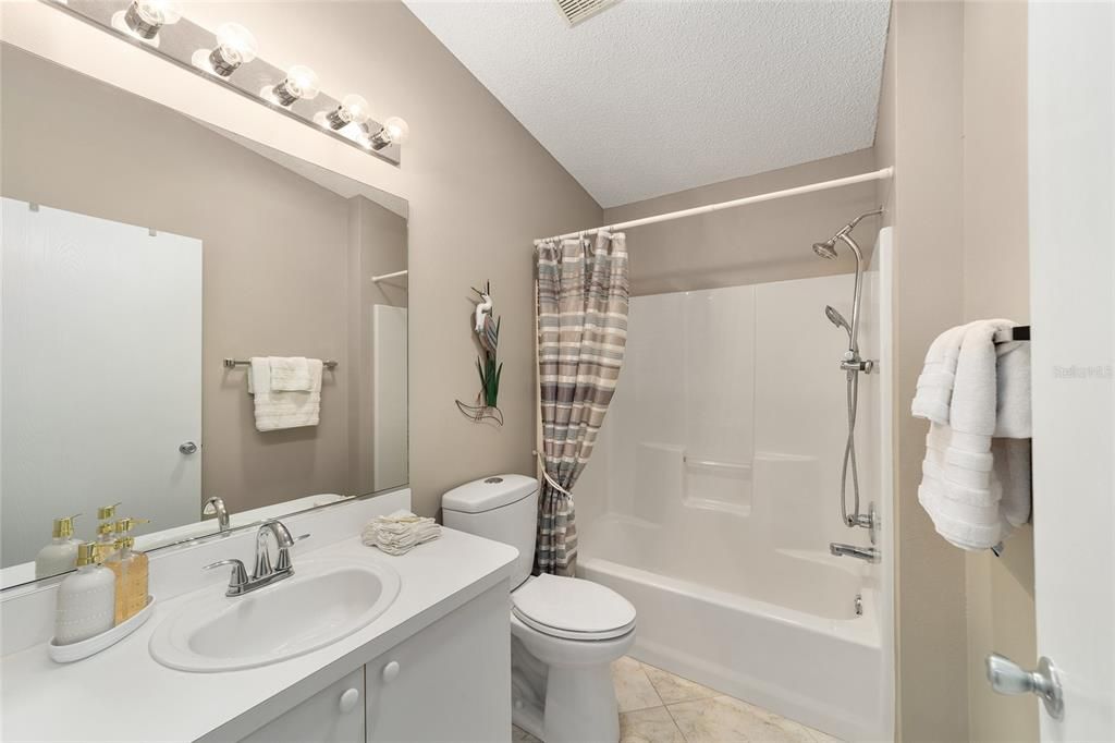 For Sale: $259,000 (2 beds, 2 baths, 1160 Square Feet)
