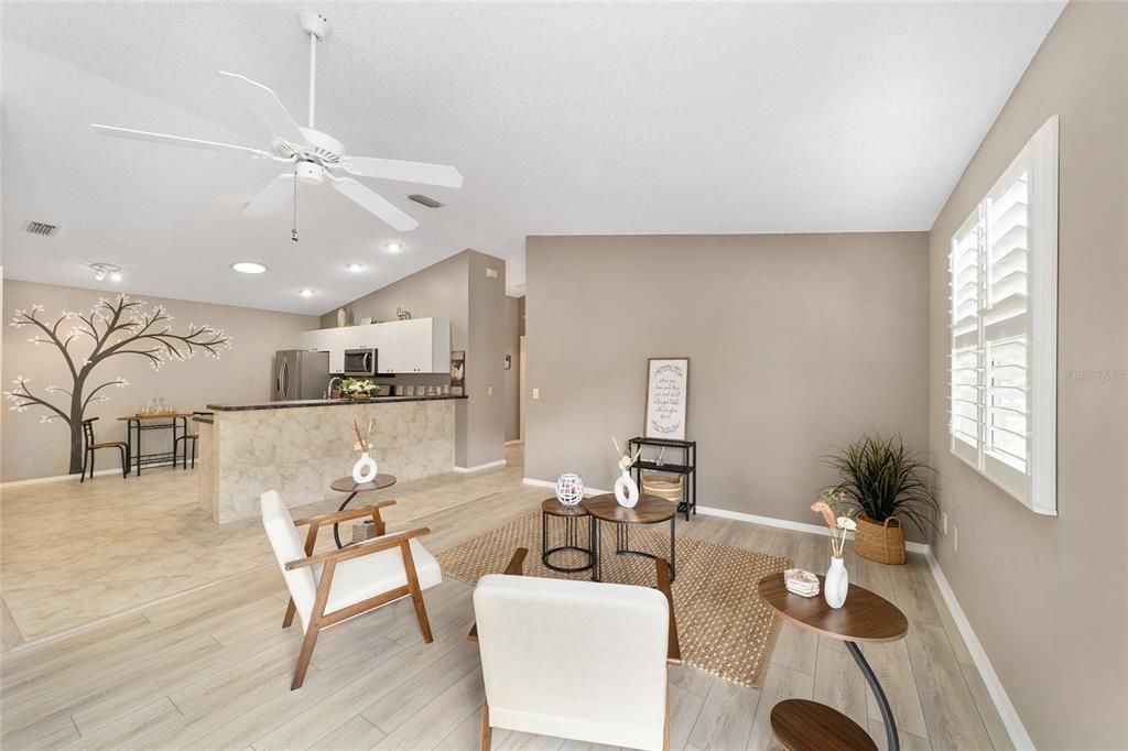 For Sale: $259,000 (2 beds, 2 baths, 1160 Square Feet)