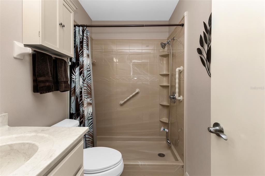 For Sale: $235,000 (2 beds, 2 baths, 1065 Square Feet)