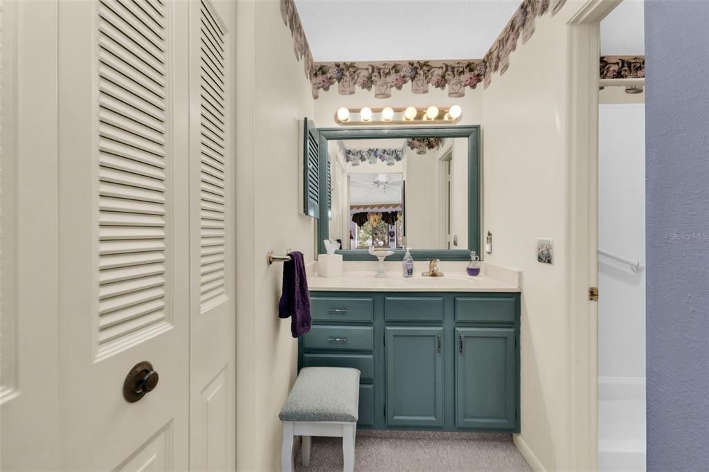 For Sale: $235,000 (2 beds, 2 baths, 1065 Square Feet)