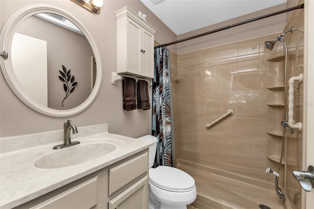 For Sale: $235,000 (2 beds, 2 baths, 1065 Square Feet)