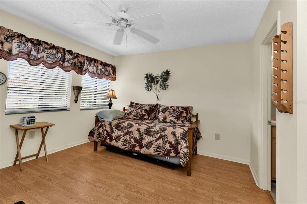 For Sale: $235,000 (2 beds, 2 baths, 1065 Square Feet)