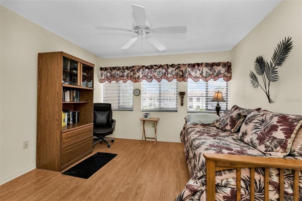 For Sale: $235,000 (2 beds, 2 baths, 1065 Square Feet)