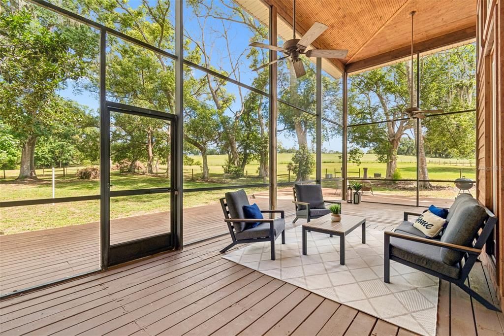 For Sale: $1,250,000 (3 beds, 2 baths, 2573 Square Feet)
