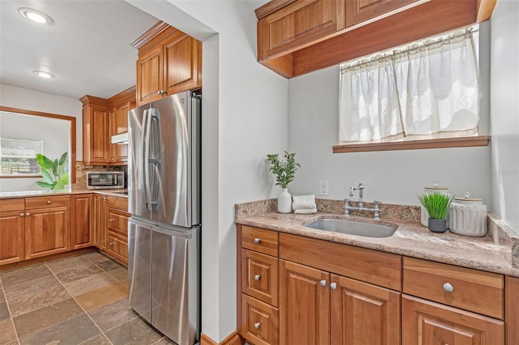 For Sale: $1,250,000 (3 beds, 2 baths, 2573 Square Feet)