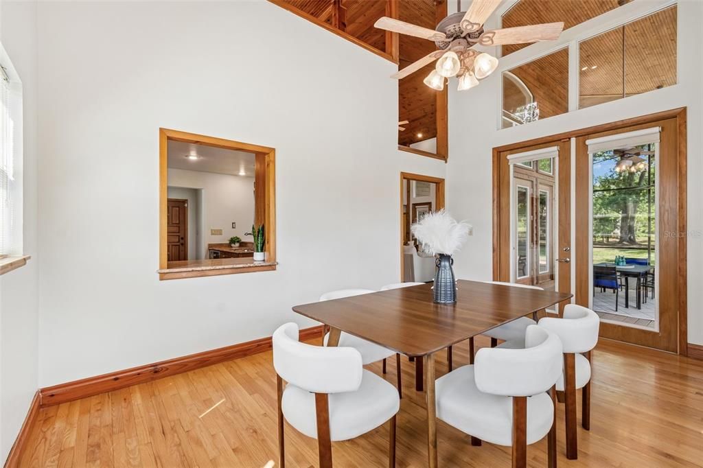 For Sale: $1,250,000 (3 beds, 2 baths, 2573 Square Feet)