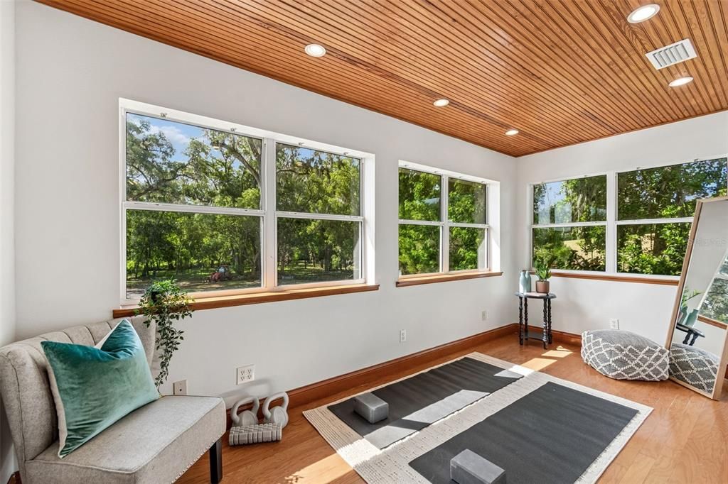 For Sale: $1,250,000 (3 beds, 2 baths, 2573 Square Feet)