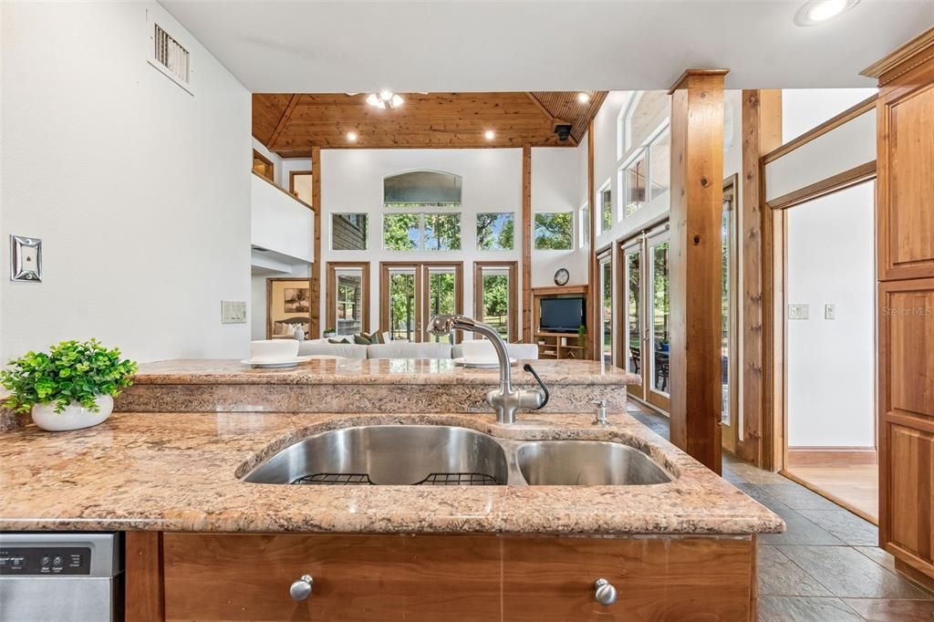 For Sale: $1,250,000 (3 beds, 2 baths, 2573 Square Feet)
