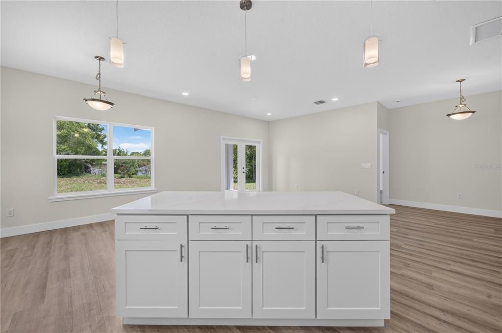 For Sale: $375,000 (3 beds, 2 baths, 1538 Square Feet)