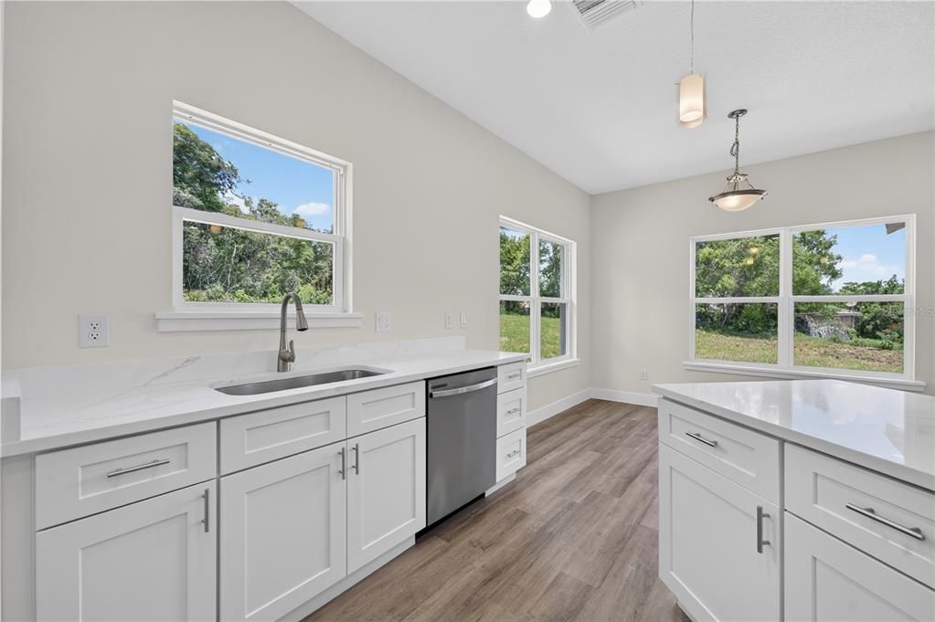 For Sale: $375,000 (3 beds, 2 baths, 1538 Square Feet)