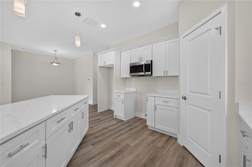 For Sale: $375,000 (3 beds, 2 baths, 1538 Square Feet)