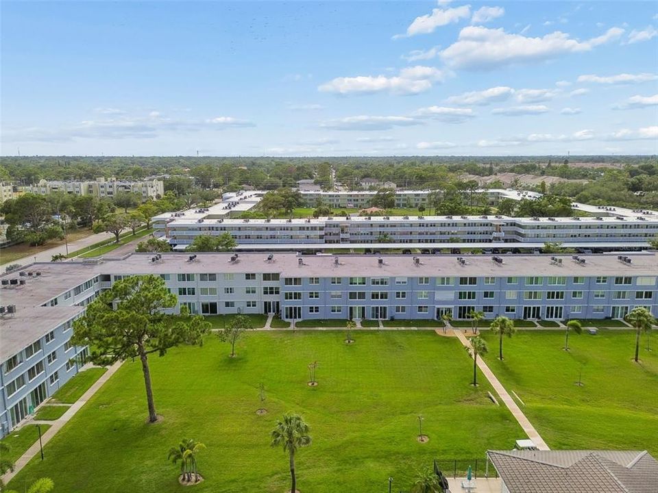 На продажу: $199,900 (2 спален, 2 ванн, 1035 Квадратных фут)
