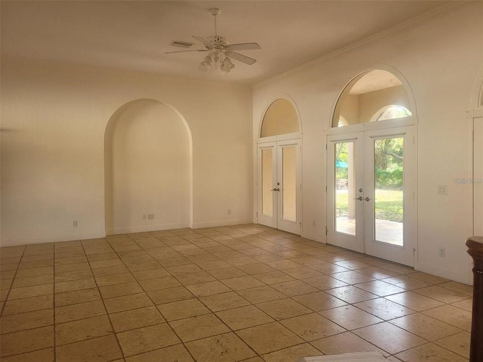 For Rent: $4,750 (5 beds, 4 baths, 3447 Square Feet)