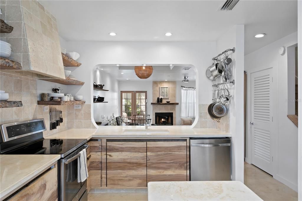 For Rent: $3,750 (2 beds, 2 baths, 1320 Square Feet)
