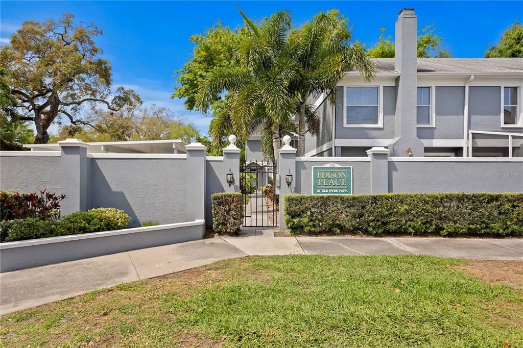 For Rent: $3,750 (2 beds, 2 baths, 1320 Square Feet)