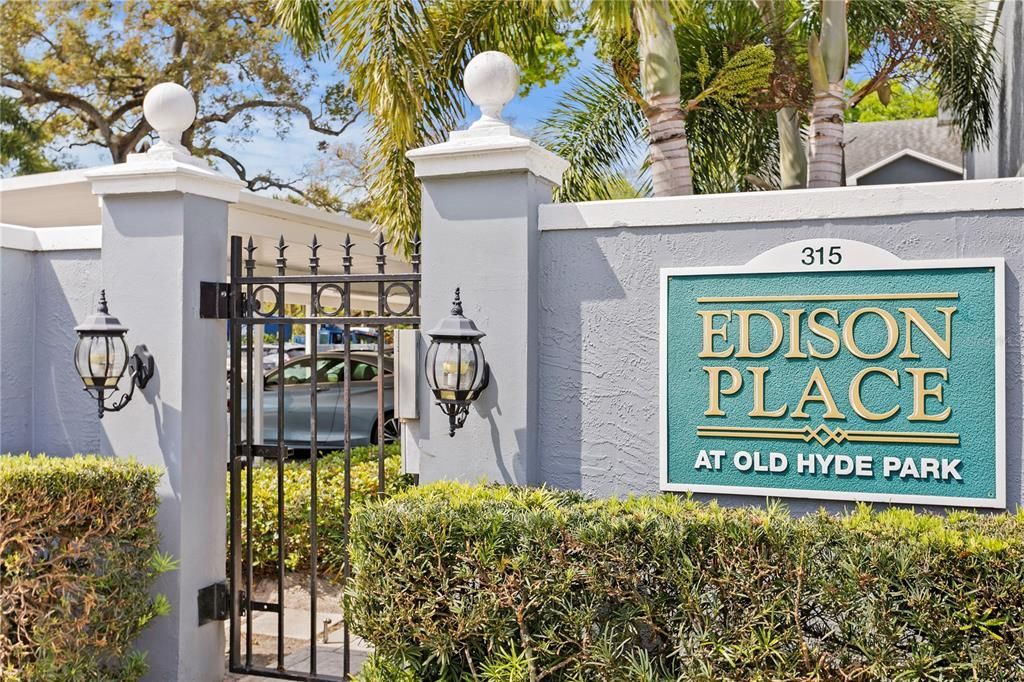 For Rent: $3,750 (2 beds, 2 baths, 1320 Square Feet)