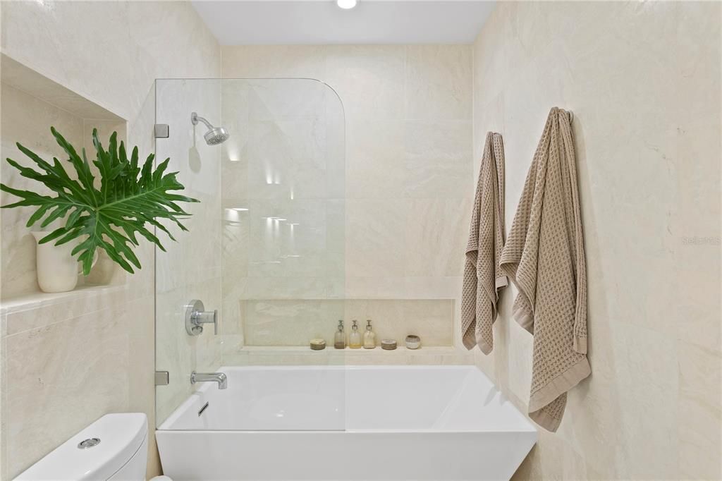 For Rent: $3,750 (2 beds, 2 baths, 1320 Square Feet)