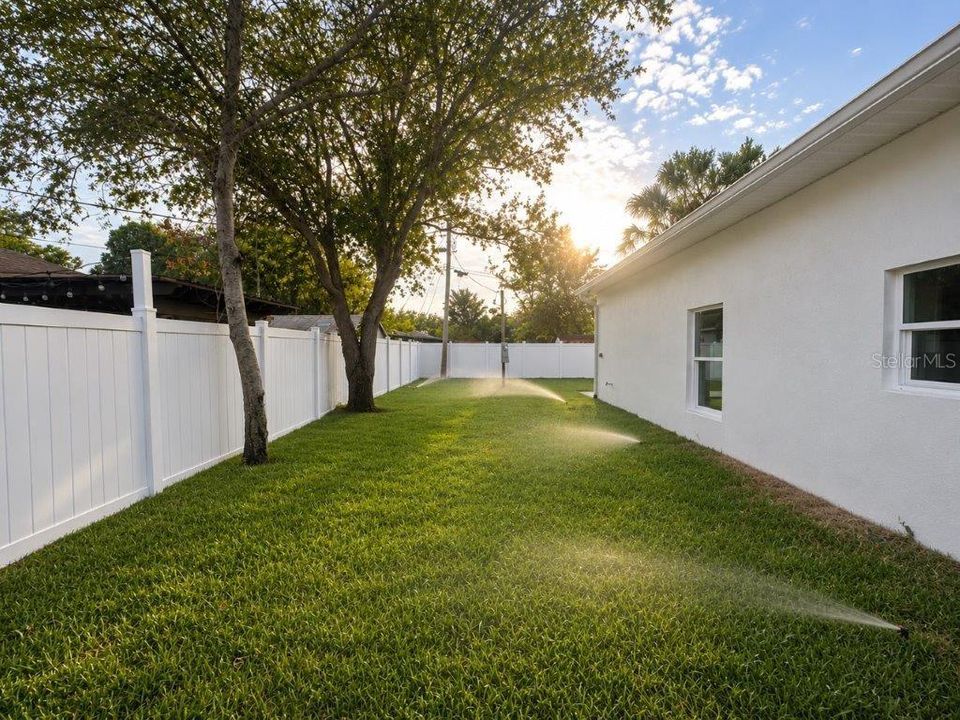 Activo con contrato: $895,000 (4 camas, 3 baños, 2149 Pies cuadrados)