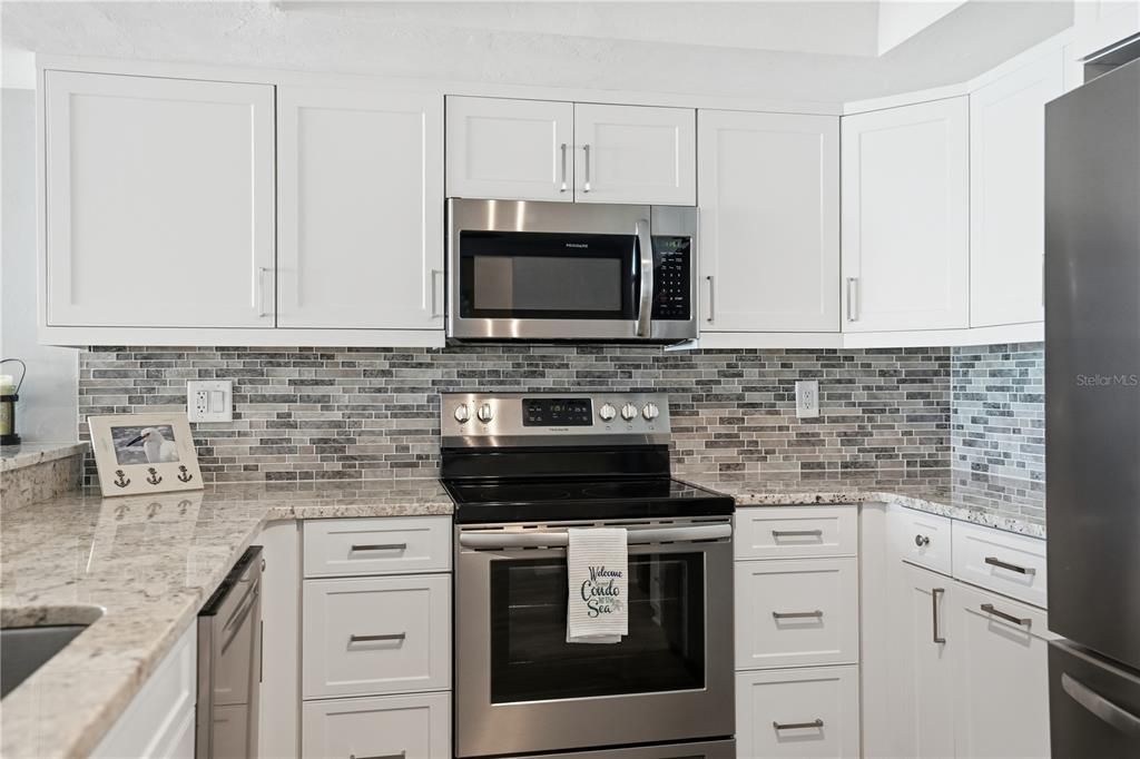 For Sale: $789,000 (2 beds, 2 baths, 1310 Square Feet)