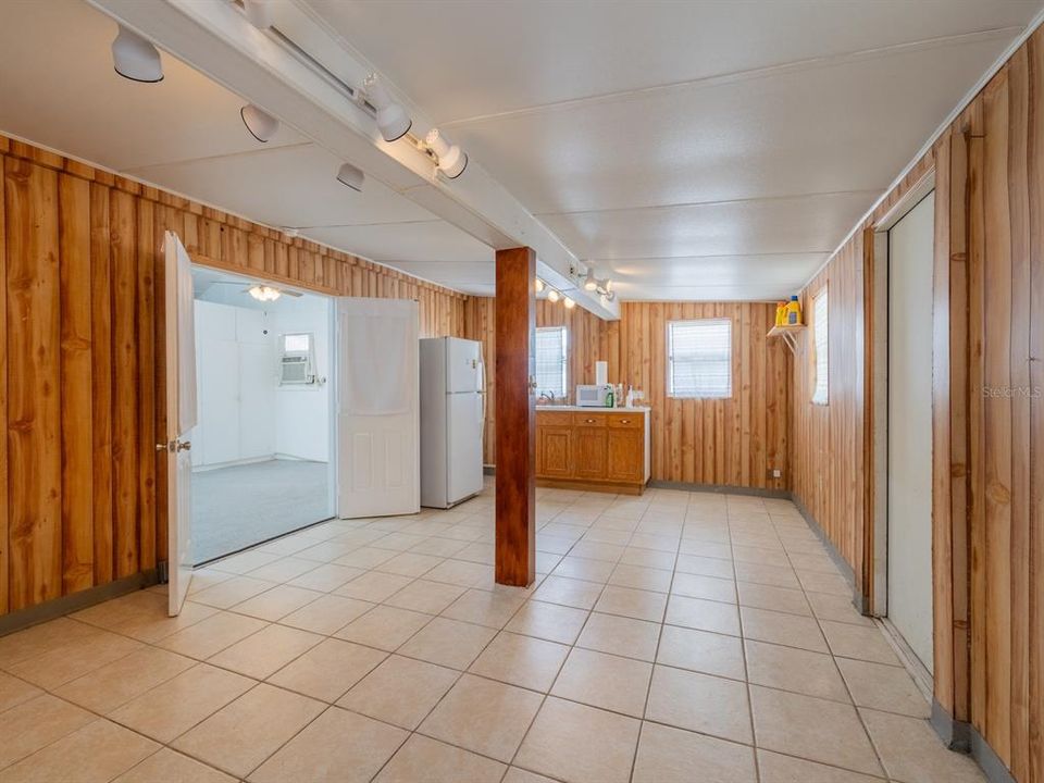 For Sale: $338,000 (3 beds, 3 baths, 1263 Square Feet)