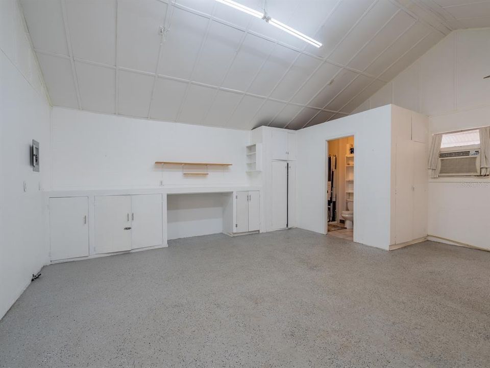 For Sale: $338,000 (3 beds, 3 baths, 1263 Square Feet)