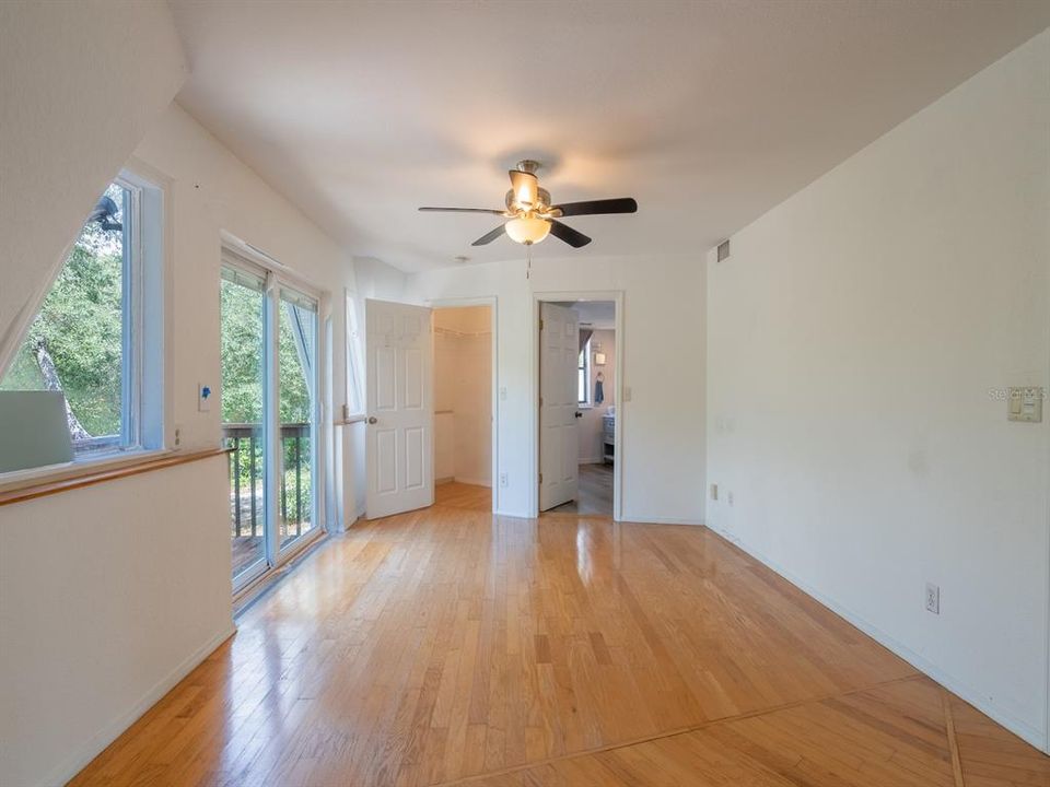 For Sale: $338,000 (3 beds, 3 baths, 1263 Square Feet)