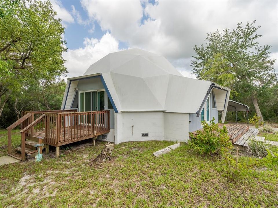 For Sale: $338,000 (3 beds, 3 baths, 1263 Square Feet)
