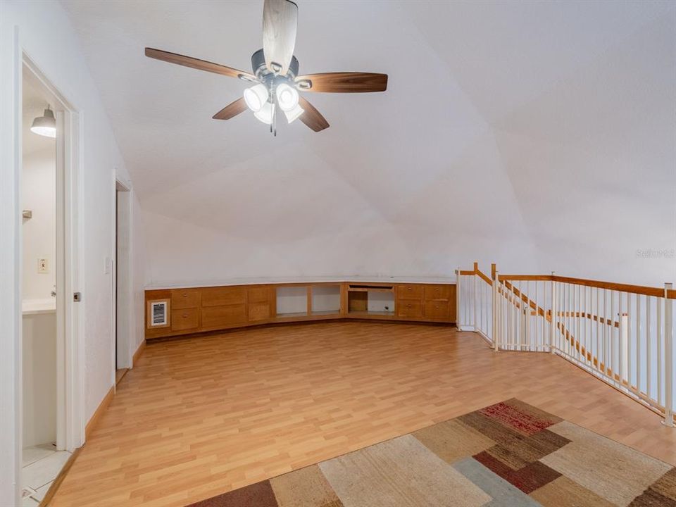 For Sale: $338,000 (3 beds, 3 baths, 1263 Square Feet)