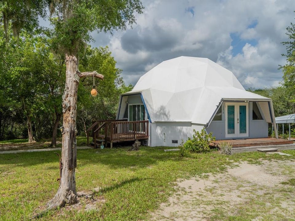 For Sale: $338,000 (3 beds, 3 baths, 1263 Square Feet)