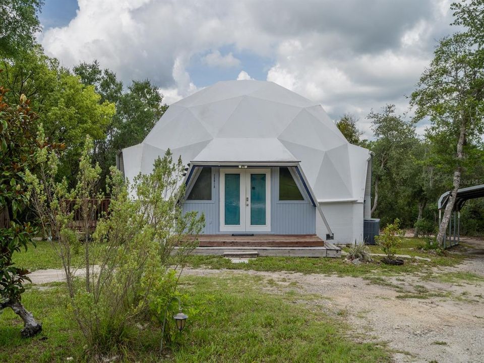 For Sale: $338,000 (3 beds, 3 baths, 1263 Square Feet)