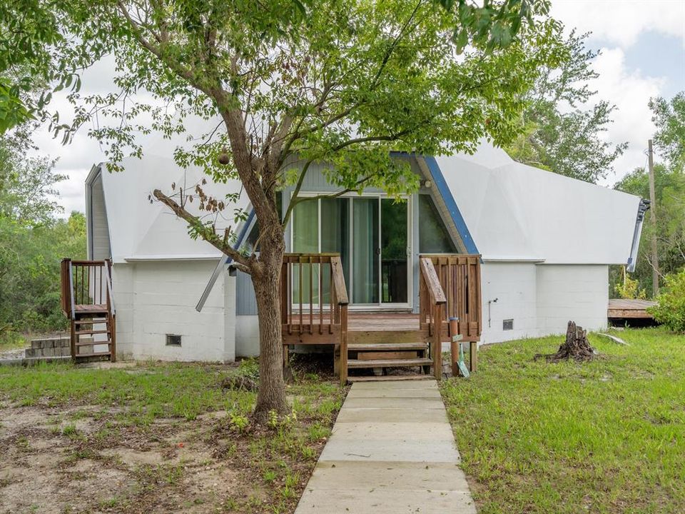 For Sale: $338,000 (3 beds, 3 baths, 1263 Square Feet)