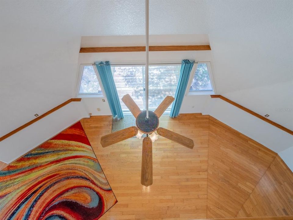 For Sale: $338,000 (3 beds, 3 baths, 1263 Square Feet)