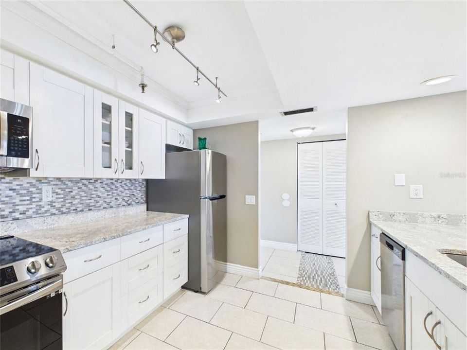 В аренду: $2,650 (2 спален, 2 ванн, 1250 Квадратных фут)