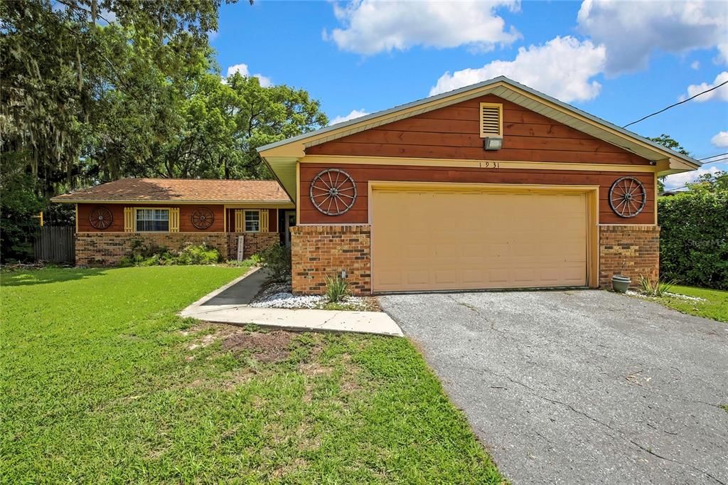 For Sale: $268,750 (3 beds, 2 baths, 1580 Square Feet)