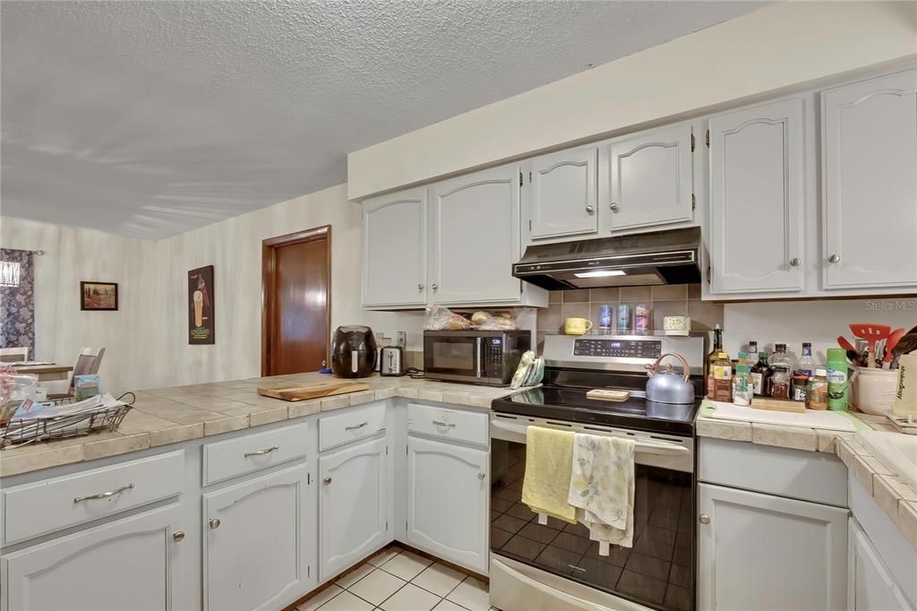For Sale: $268,750 (3 beds, 2 baths, 1580 Square Feet)