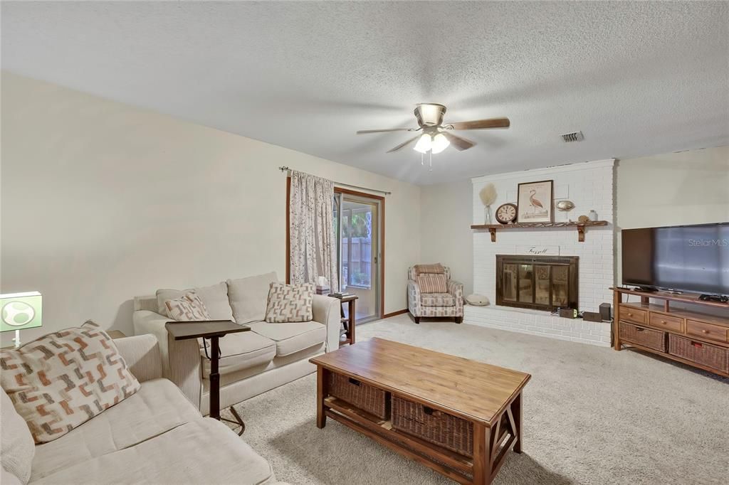 For Sale: $268,750 (3 beds, 2 baths, 1580 Square Feet)