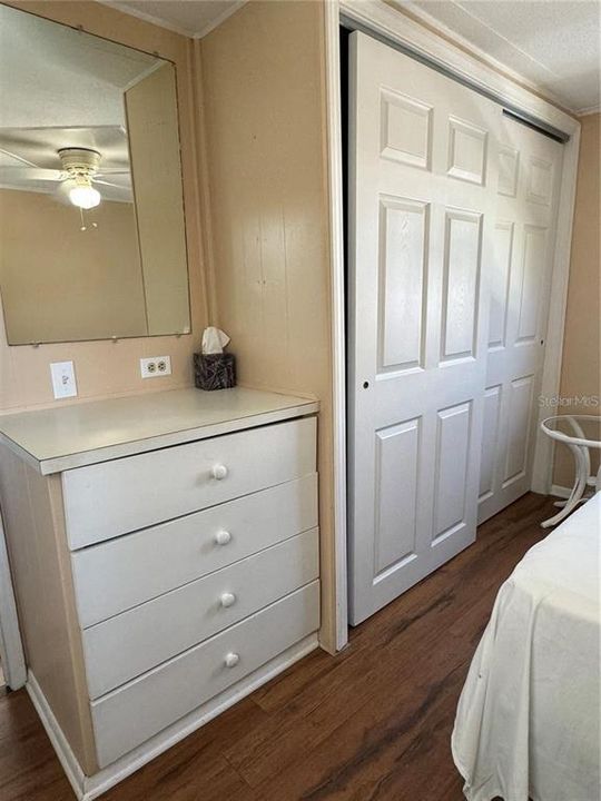 For Rent: $1,250 (1 beds, 1 baths, 420 Square Feet)