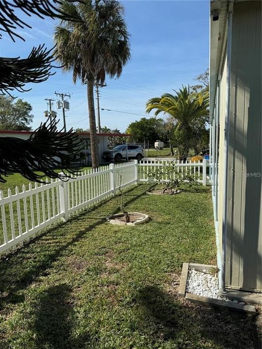 For Rent: $1,250 (1 beds, 1 baths, 420 Square Feet)