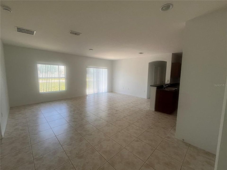 For Sale: $307,000 (3 beds, 2 baths, 1508 Square Feet)