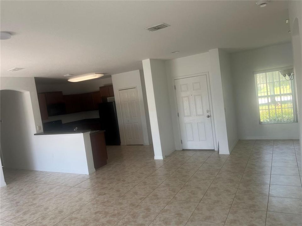 For Sale: $307,000 (3 beds, 2 baths, 1508 Square Feet)