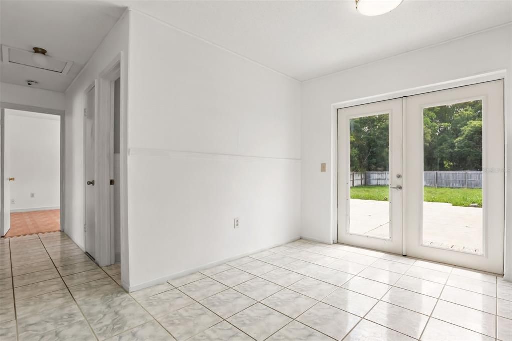 В аренду: $2,350 (4 спален, 2 ванн, 1200 Квадратных фут)