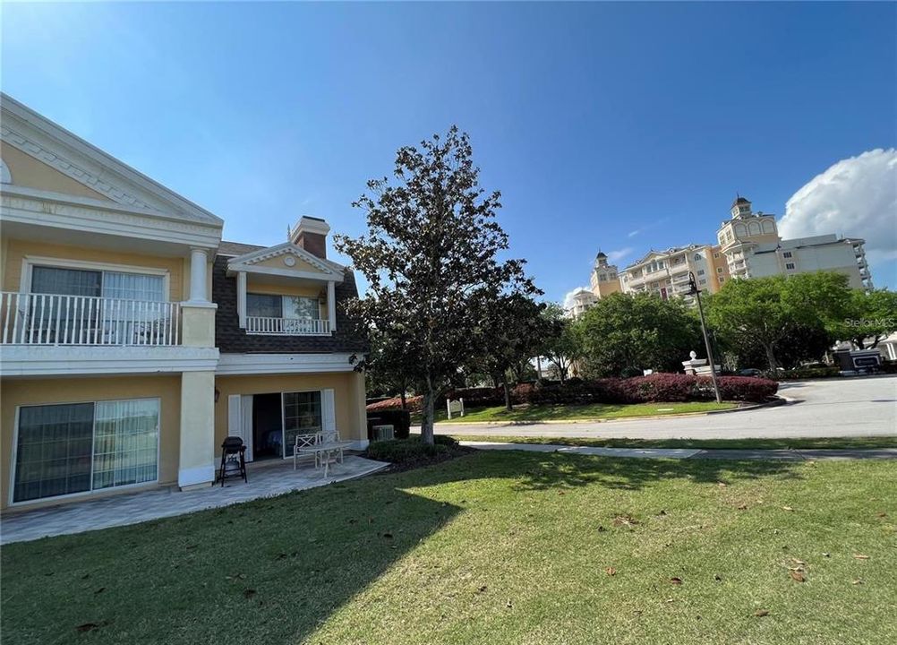 En Venta: $410,000 (3 camas, 3 baños, 2124 Pies cuadrados)