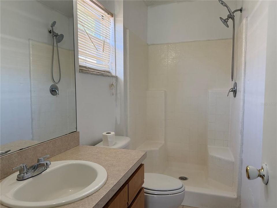 For Rent: $2,950 (4 beds, 2 baths, 1734 Square Feet)